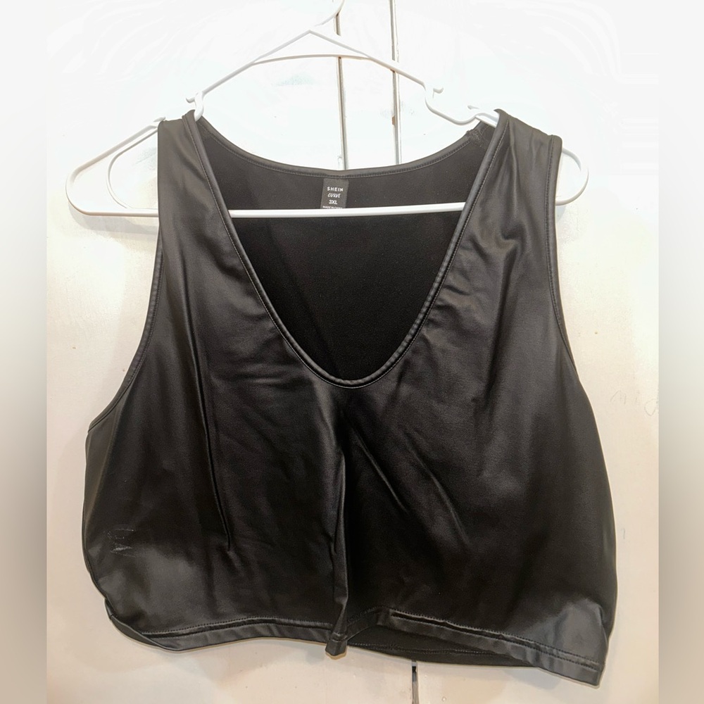 Black Sleeveless Women's Top